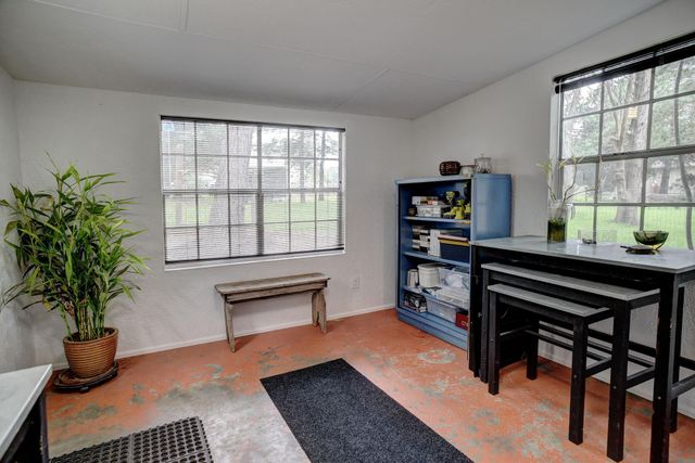 121 Pony Grass LN, Bastrop, TX 78602