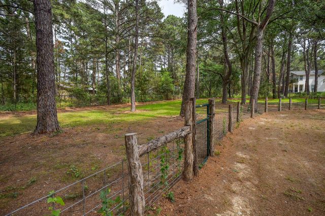 121 Pony Grass LN, Bastrop, TX 78602
