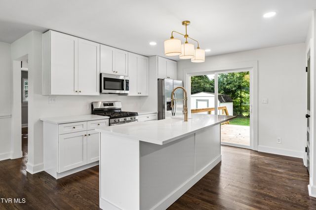 1302 Oxford Place, Johnson City, TN 37601