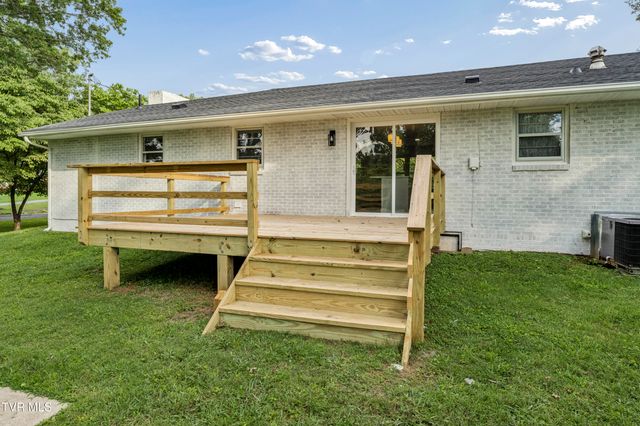 1302 Oxford Place, Johnson City, TN 37601