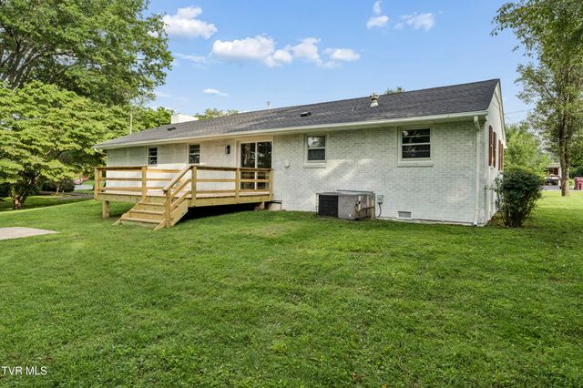 1302 Oxford Place, Johnson City, TN 37601