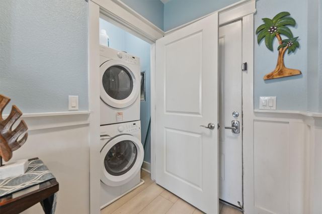 27030 Estuary Drive 202, Galveston, TX 77554