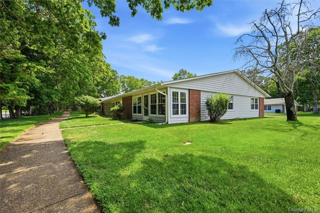 133 Eastbourne Court F, Ridge, NY 11961