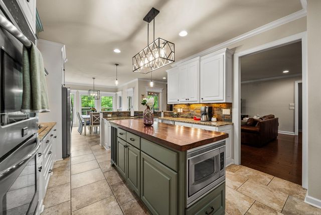 14015 Fern Valley Lane, Little Rock, AR 72211