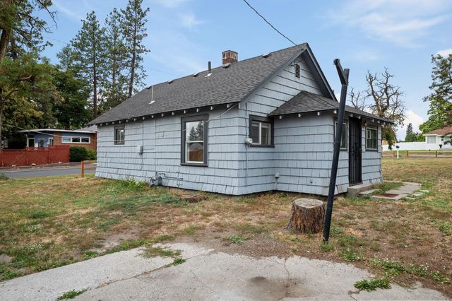 2337 W KIERNAN Ave, Spokane, WA 99205