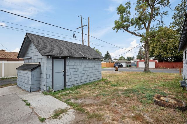 2337 W KIERNAN Ave, Spokane, WA 99205
