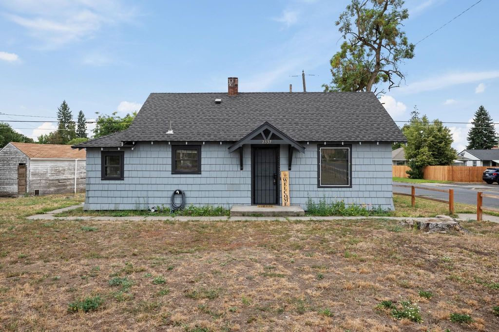 2337 W KIERNAN Ave, Spokane, WA 99205