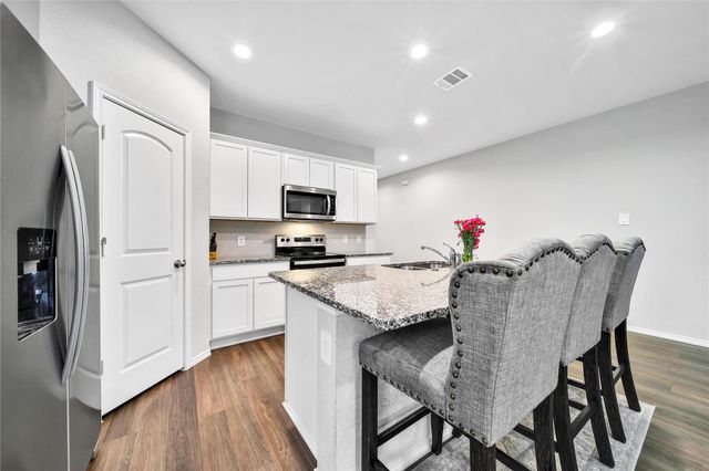 2818 Roman Forest Boulevard, New Caney, TX 77357