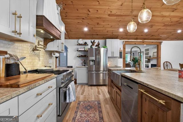 34 Bodie Road, Talking Rock, GA 30175