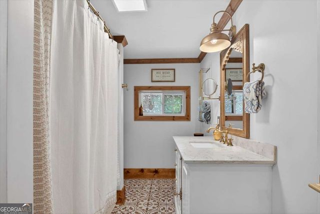 34 Bodie Road, Talking Rock, GA 30175