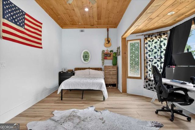 34 Bodie Road, Talking Rock, GA 30175