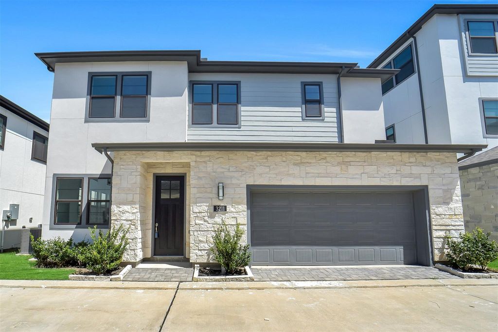 3211 Royal Oaks Hollow Lane, Houston, TX 77082