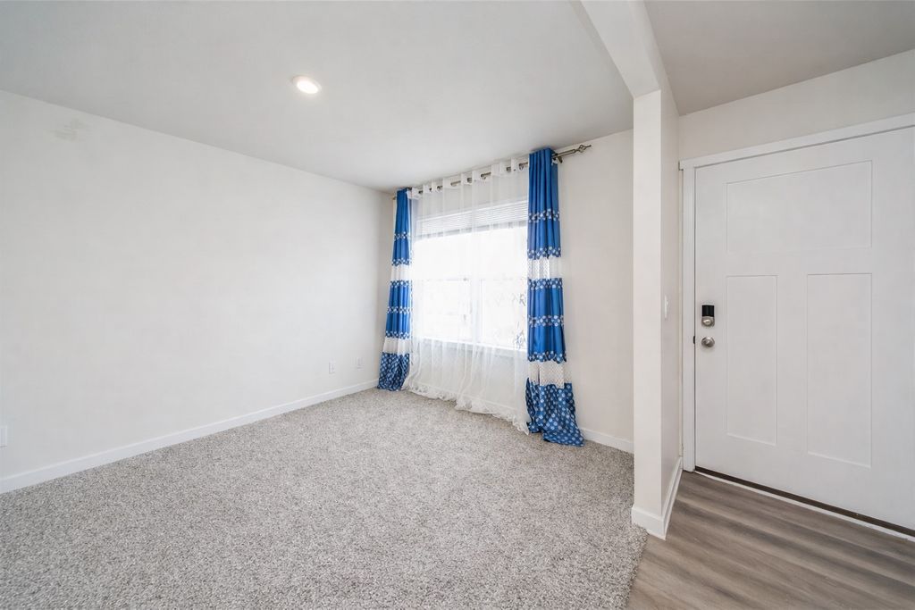 4140 Dakota Circle, Waukee, IA 50263