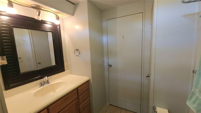 3300 26TH AVENUE E 102, Bradenton, FL 34208