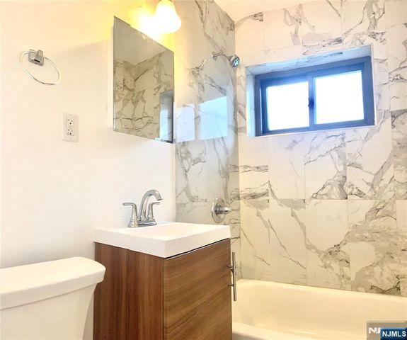 501 Linwood Drive 4, Fort Lee, NJ 07024