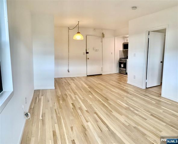 501 Linwood Drive 4, Fort Lee, NJ 07024