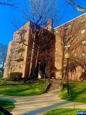 501 Linwood Drive 4, Fort Lee, NJ 07024