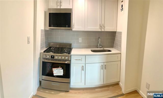 501 Linwood Drive 4, Fort Lee, NJ 07024