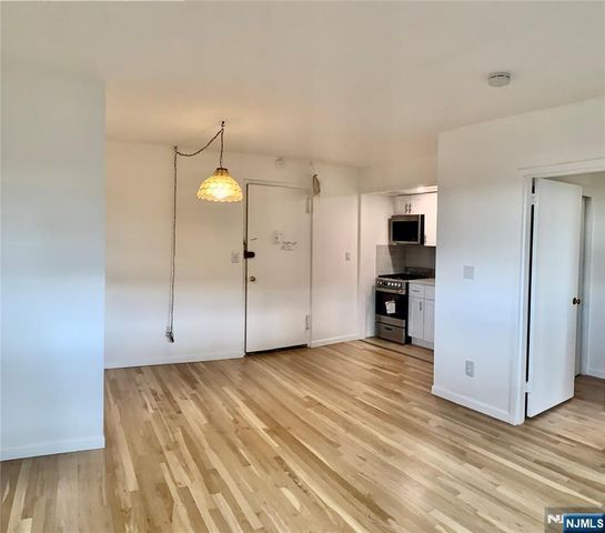 501 Linwood Drive 4, Fort Lee, NJ 07024