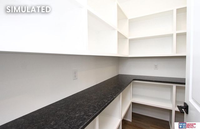 9335 Castle Pine Drive, Lincoln, NE 68516