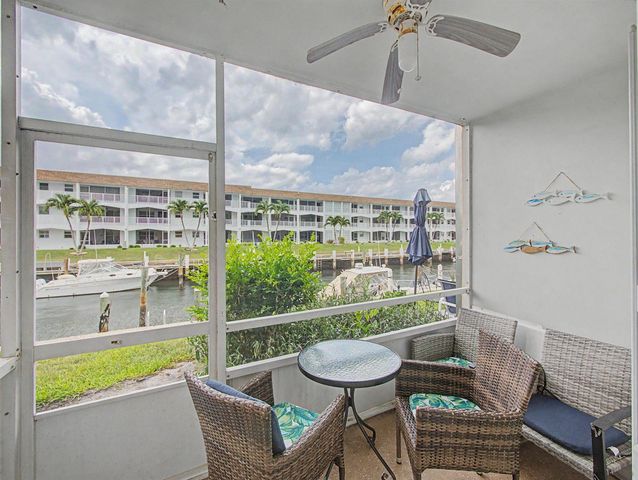 111 Doolen Court 104, North Palm Beach, FL 33408