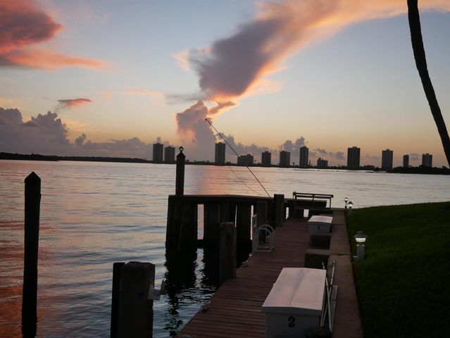 111 Doolen Court 104, North Palm Beach, FL 33408