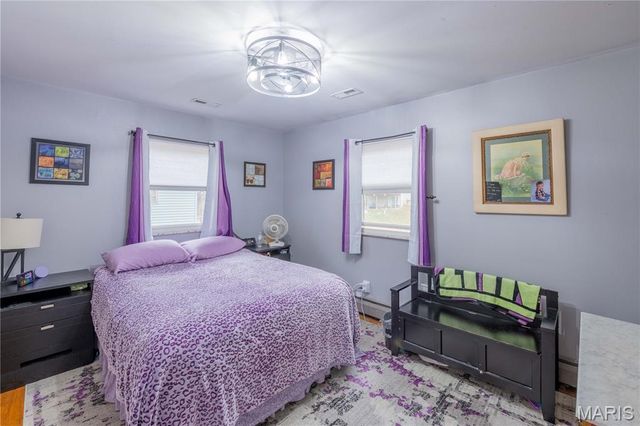 702 Saint Anthony Drive, Godfrey, IL 62035