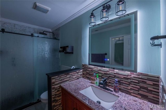 702 Saint Anthony Drive, Godfrey, IL 62035