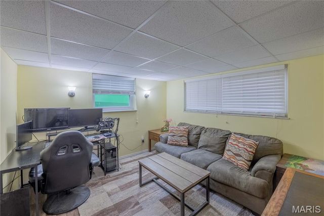 702 Saint Anthony Drive, Godfrey, IL 62035