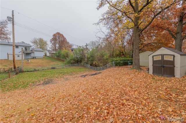 702 Saint Anthony Drive, Godfrey, IL 62035