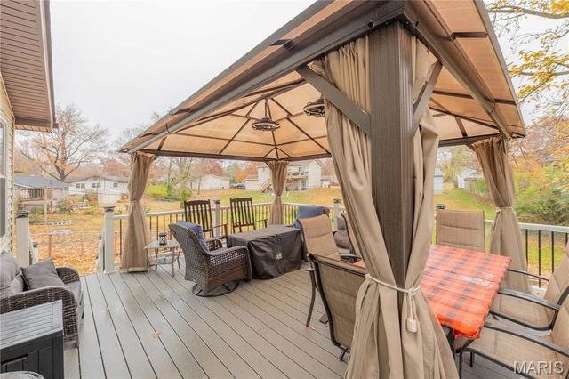 702 Saint Anthony Drive, Godfrey, IL 62035