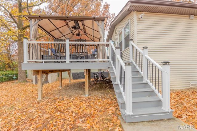 702 Saint Anthony Drive, Godfrey, IL 62035