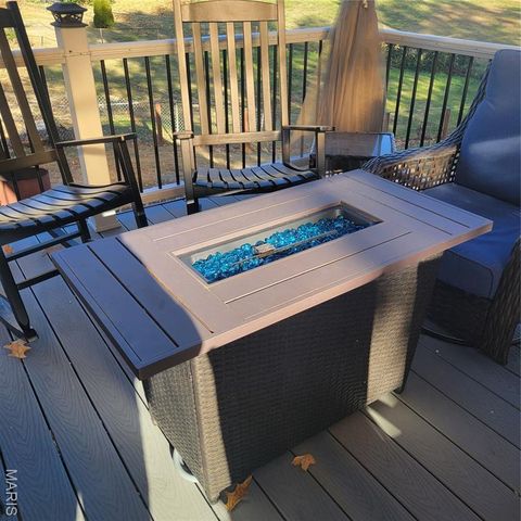 702 Saint Anthony Drive, Godfrey, IL 62035