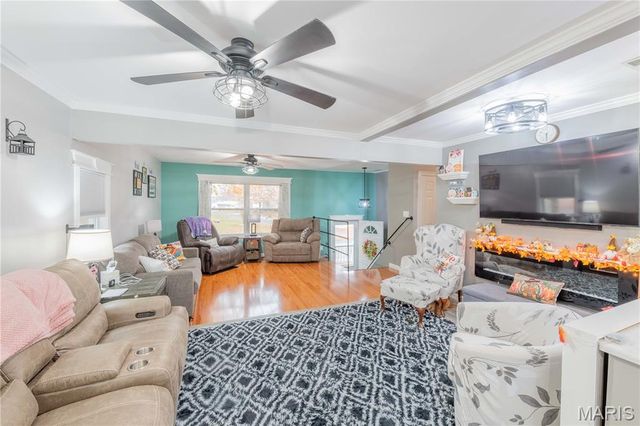 702 Saint Anthony Drive, Godfrey, IL 62035