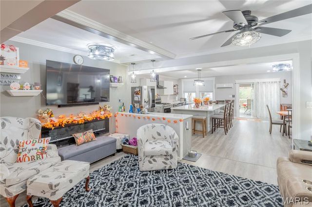 702 Saint Anthony Drive, Godfrey, IL 62035