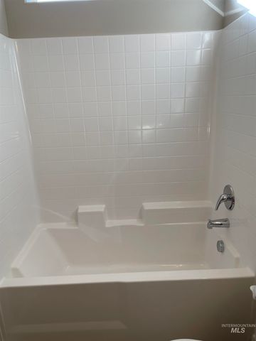 1264 Sunnybrook Ave, Twin Falls, ID 83301