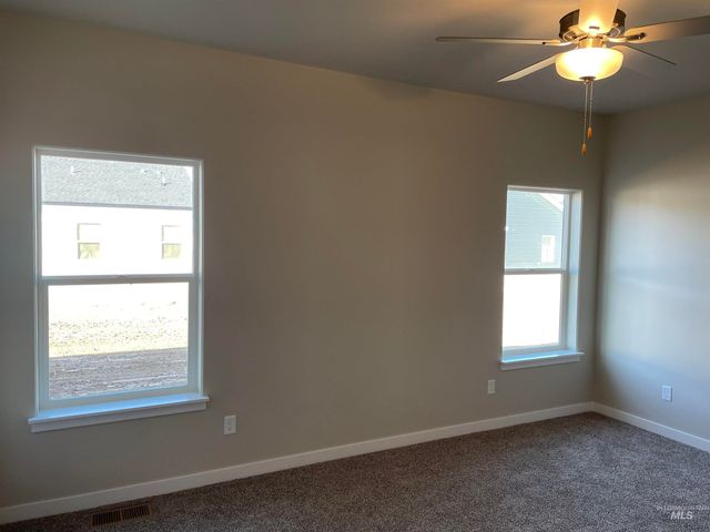 1264 Sunnybrook Ave, Twin Falls, ID 83301