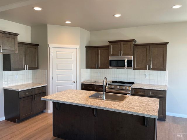 1264 Sunnybrook Ave, Twin Falls, ID 83301