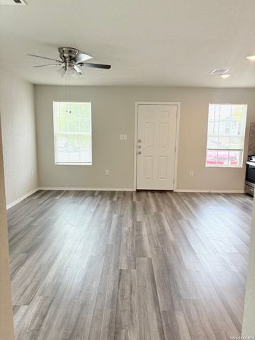 7022 Sunspot, San Antonio, TX 78109