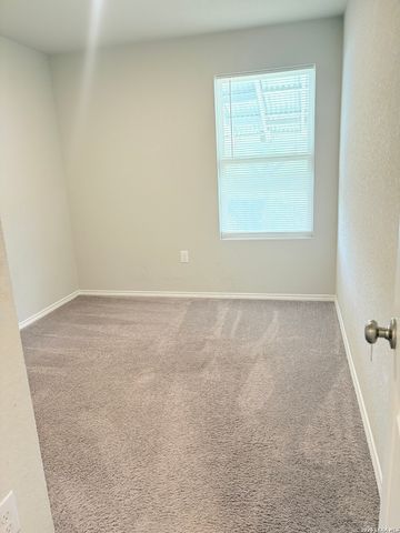 7022 Sunspot, San Antonio, TX 78109