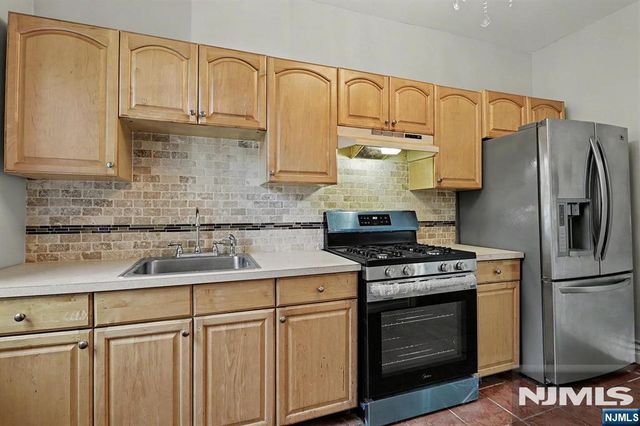 303 Hamilton Place A4, Hackensack, NJ 07601