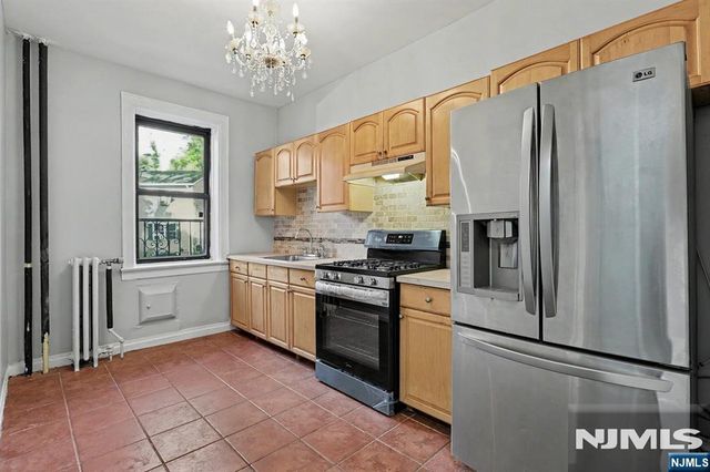 303 Hamilton Place A4, Hackensack, NJ 07601