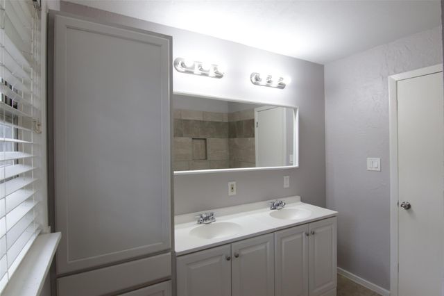 7941 Longridge Drive, Houston, TX 77055