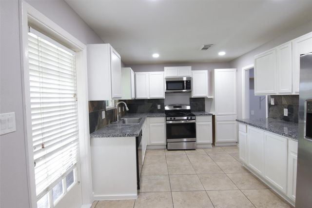 7941 Longridge Drive, Houston, TX 77055