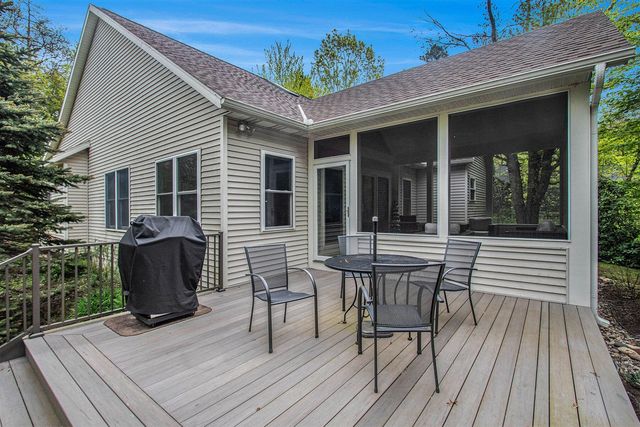 6834 Sherwood Trail, Fennville, MI 49408