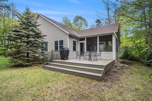 6834 Sherwood Trail, Fennville, MI 49408