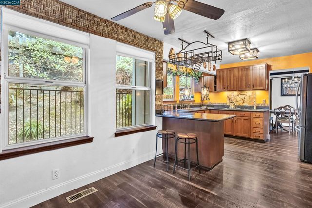 5260 A Sunset Dr, El Sobrante, CA 94803