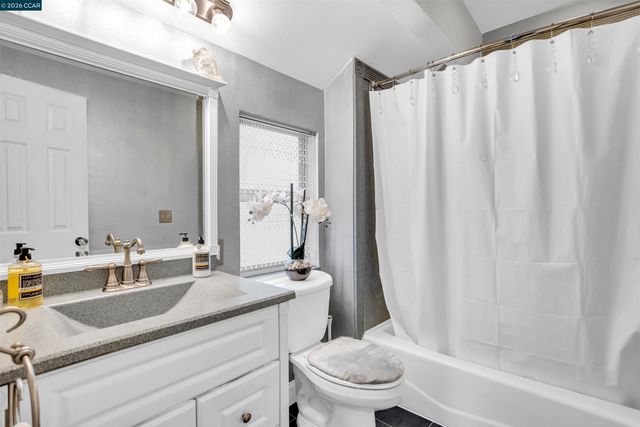 5260 A Sunset Dr, El Sobrante, CA 94803