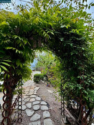 5260 A Sunset Dr, El Sobrante, CA 94803