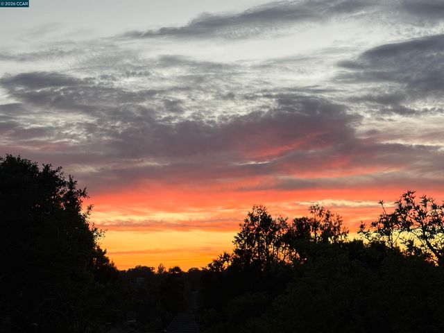 5260 A Sunset Dr, El Sobrante, CA 94803